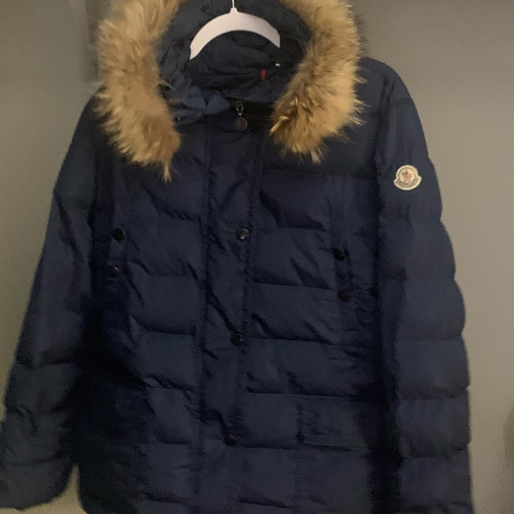 Ladies 3/4 length Moncler coat size 4 (L)